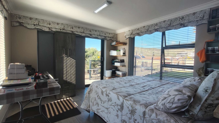 5 Bedroom Property for Sale in Island View Western Cape
